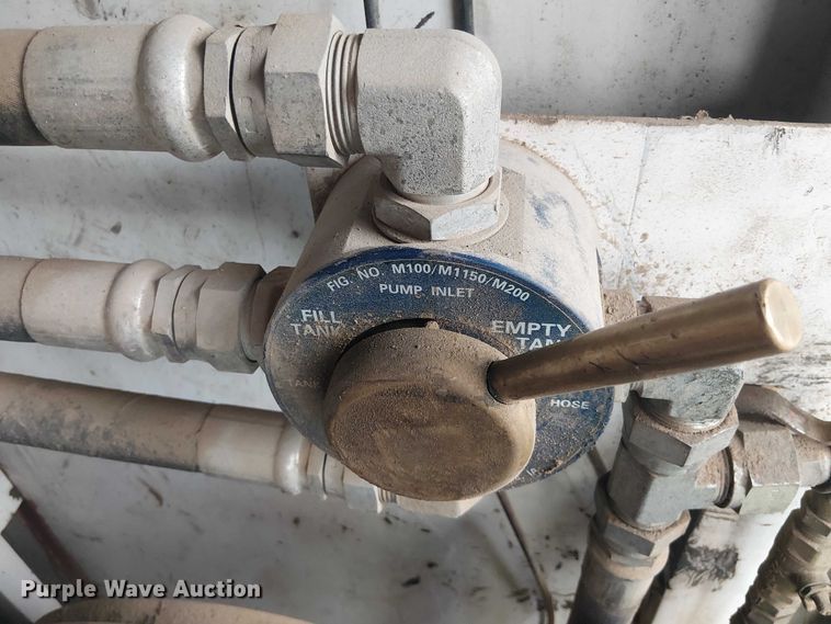 image for item EE1475 2011 Peterbilt 337 fuel / lube truck