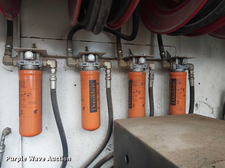 image for item EE1475 2011 Peterbilt 337 fuel / lube truck