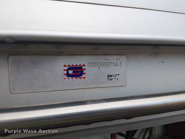 image for item EE1475 2011 Peterbilt 337 fuel / lube truck