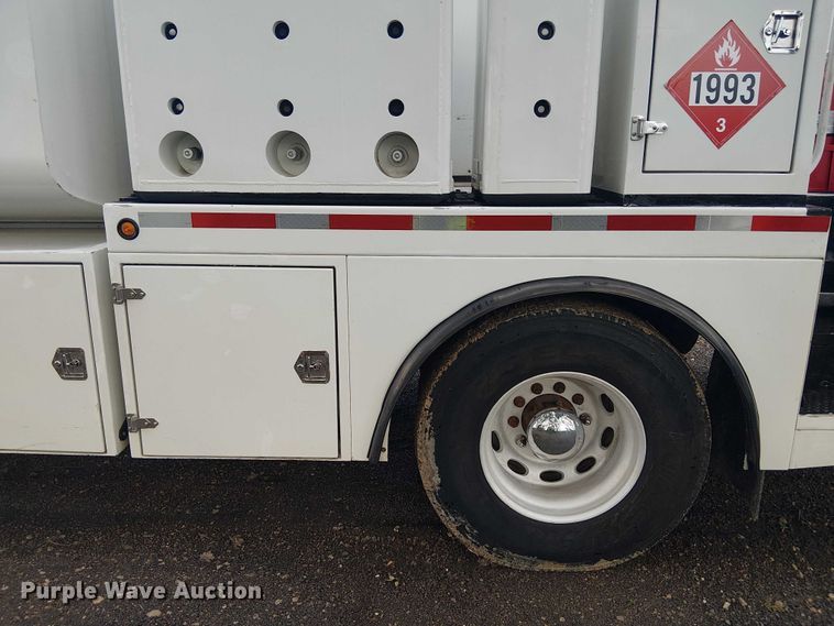 image for item EE1475 2011 Peterbilt 337 fuel / lube truck