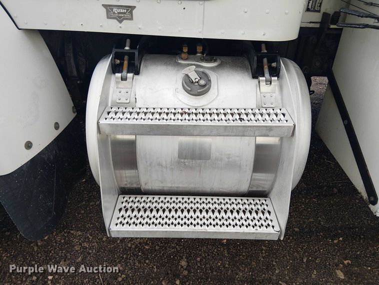 image for item EE1475 2011 Peterbilt 337 fuel / lube truck