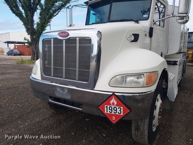image for item EE1475 2011 Peterbilt 337 fuel / lube truck
