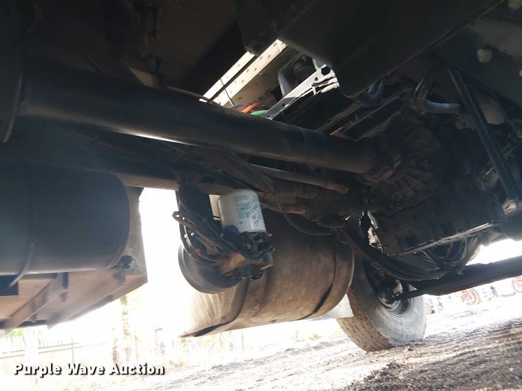 image for item EE1475 2011 Peterbilt 337 fuel / lube truck