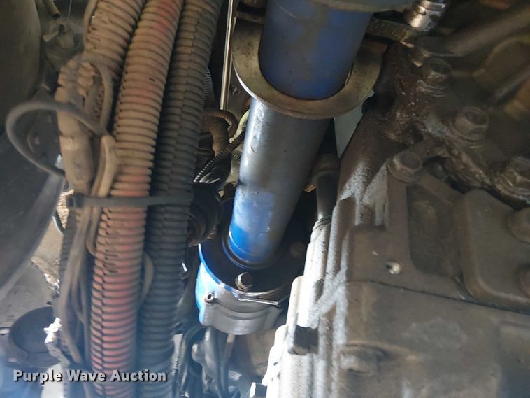 image for item EE1475 2011 Peterbilt 337 fuel / lube truck