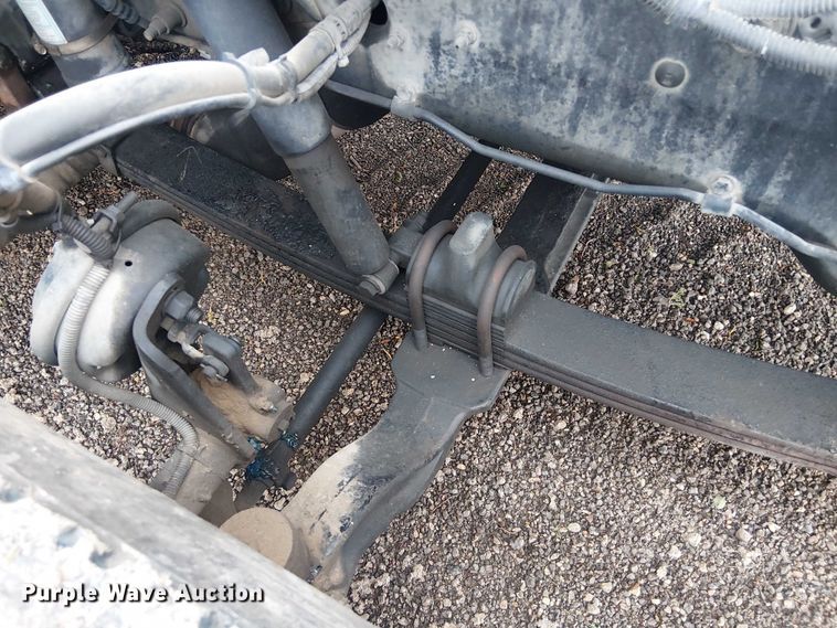 image for item EE1475 2011 Peterbilt 337 fuel / lube truck
