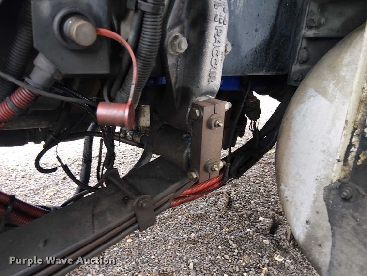 image for item EE1475 2011 Peterbilt 337 fuel / lube truck