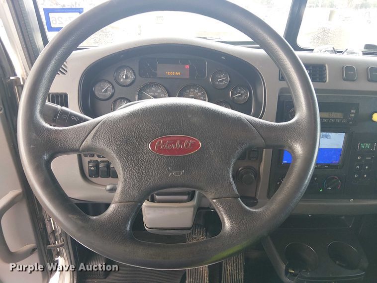 image for item EE1475 2011 Peterbilt 337 fuel / lube truck