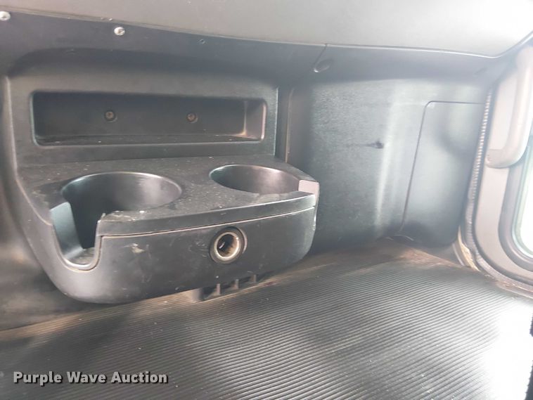 image for item EE1475 2011 Peterbilt 337 fuel / lube truck