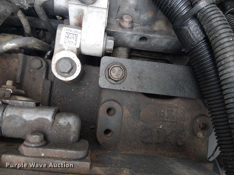 image for item EE1475 2011 Peterbilt 337 fuel / lube truck