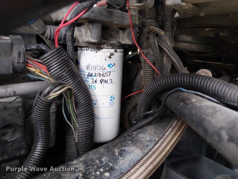 image for item EE1475 2011 Peterbilt 337 fuel / lube truck