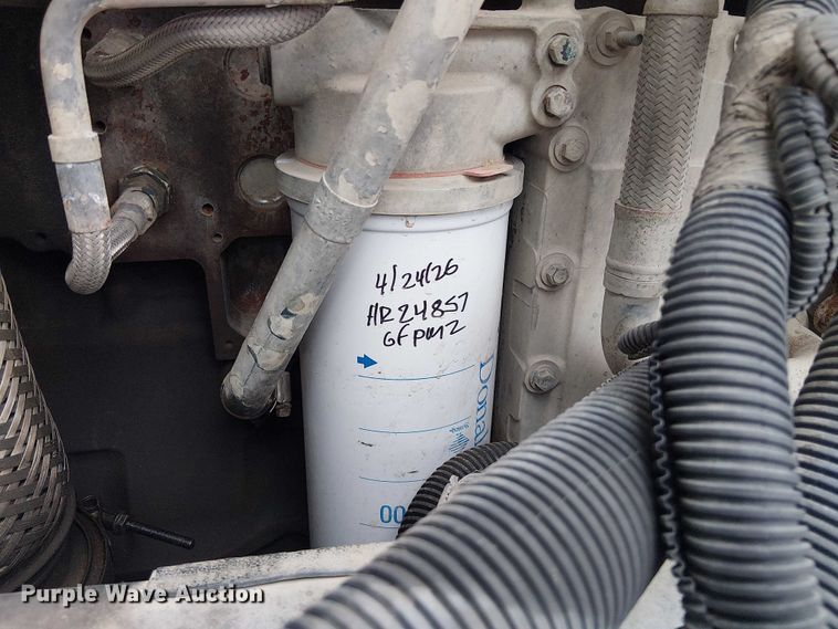 image for item EE1475 2011 Peterbilt 337 fuel / lube truck