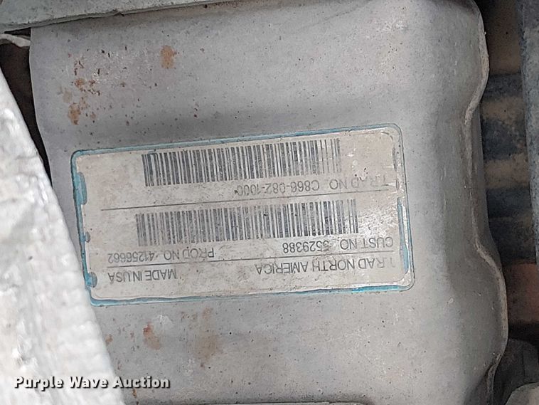 image for item EE1475 2011 Peterbilt 337 fuel / lube truck
