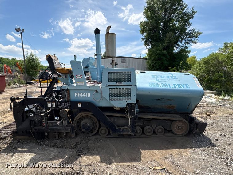 image for item EF1152 Blaw-Knox PF4410 paver