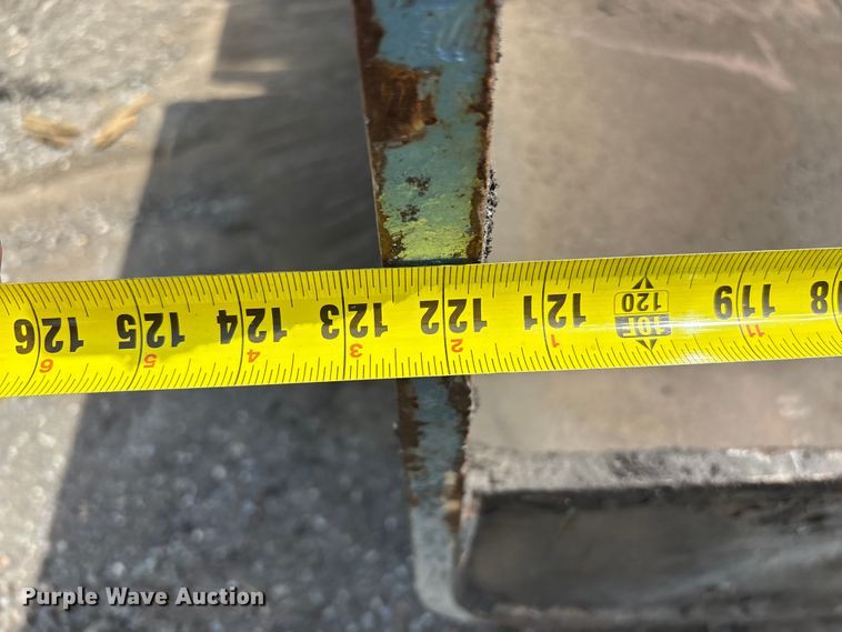 image for item EF1152 Blaw-Knox PF4410 paver