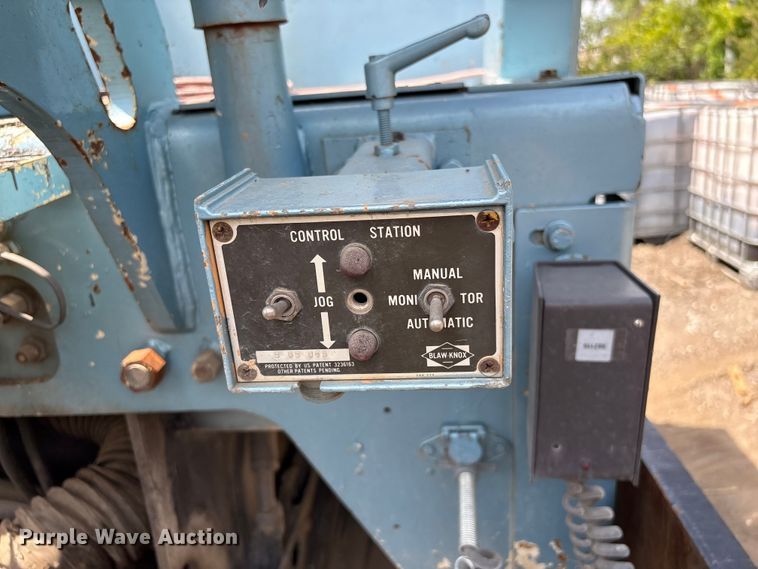 image for item EF1152 Blaw-Knox PF4410 paver