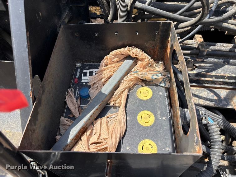image for item EF1152 Blaw-Knox PF4410 paver