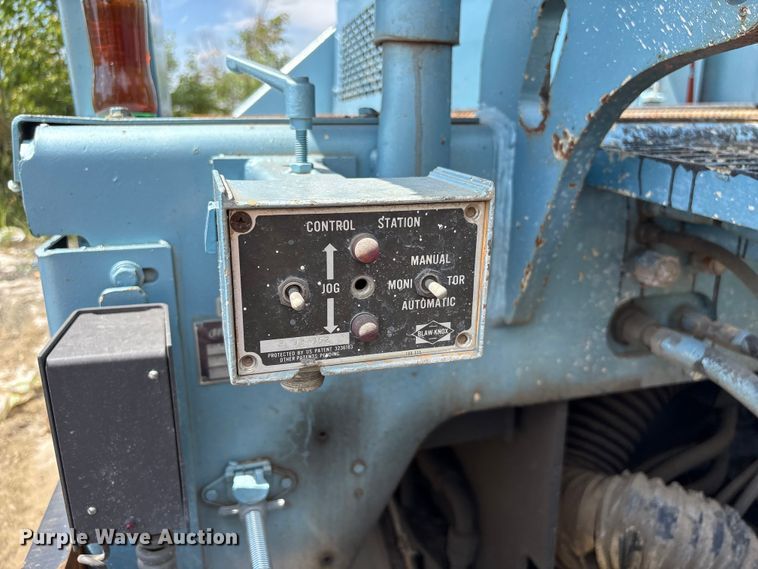 image for item EF1152 Blaw-Knox PF4410 paver