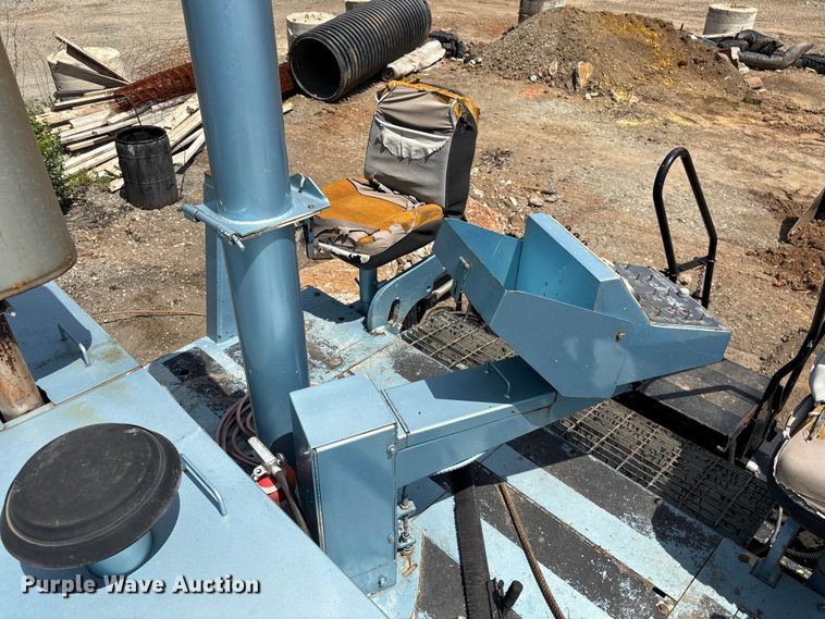 image for item EF1152 Blaw-Knox PF4410 paver