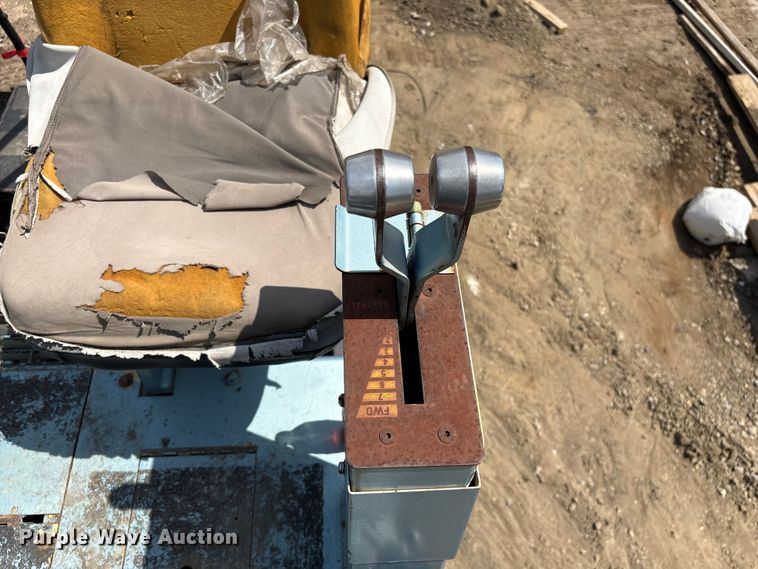 image for item EF1152 Blaw-Knox PF4410 paver