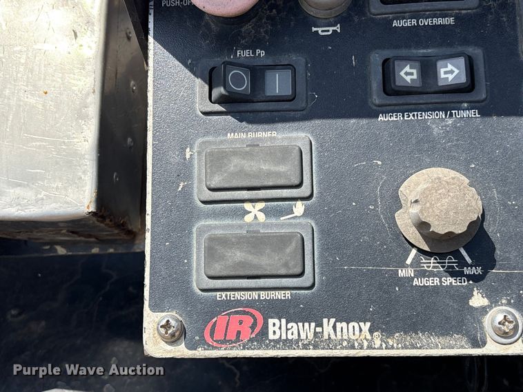 image for item EF1152 Blaw-Knox PF4410 paver