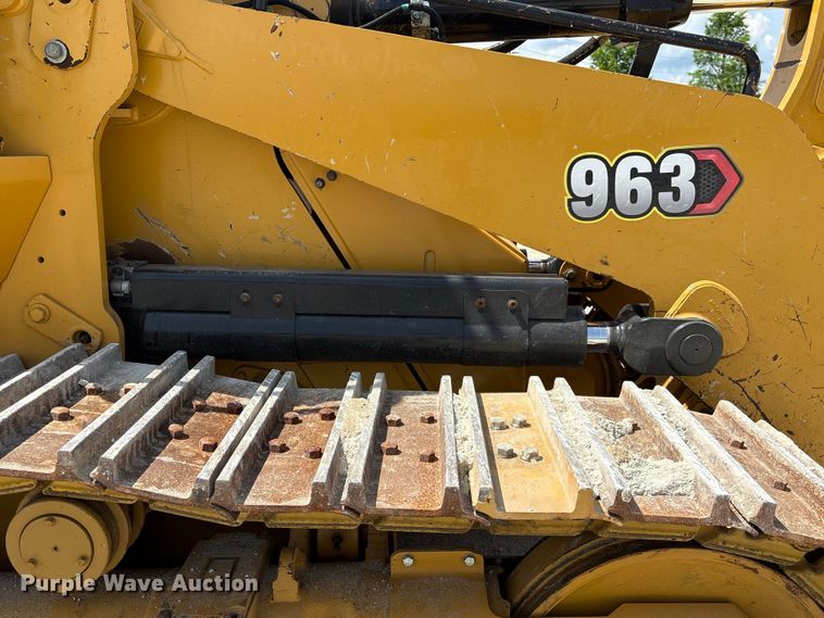 image for item EF1165 2021 Caterpillar 963 track loader