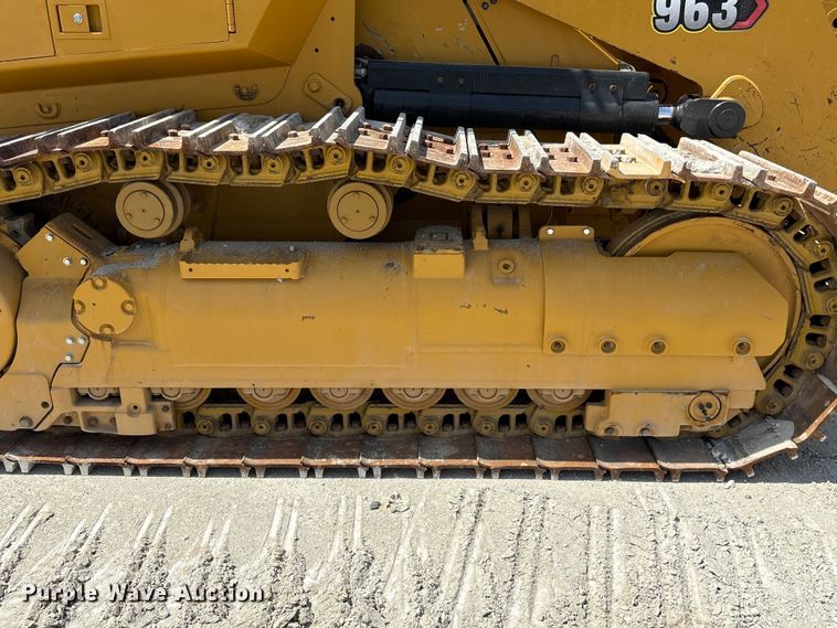 image for item EF1165 2021 Caterpillar 963 track loader