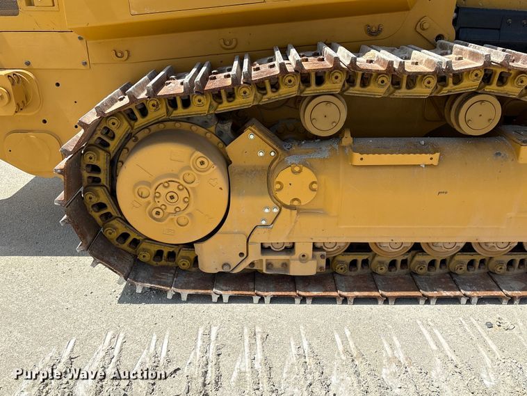 image for item EF1165 2021 Caterpillar 963 track loader