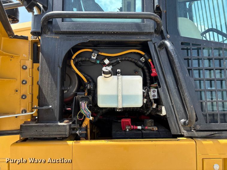 image for item EF1165 2021 Caterpillar 963 track loader