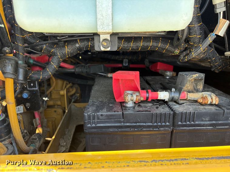 image for item EF1165 2021 Caterpillar 963 track loader