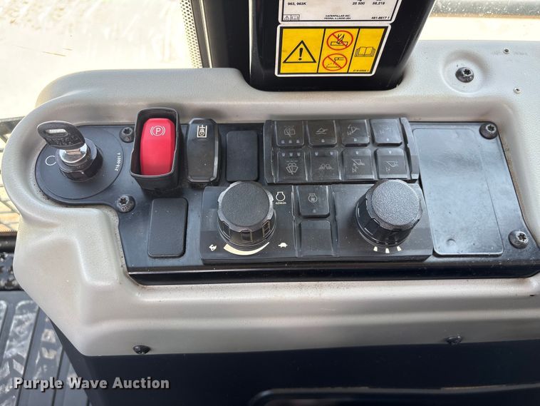 image for item EF1165 2021 Caterpillar 963 track loader
