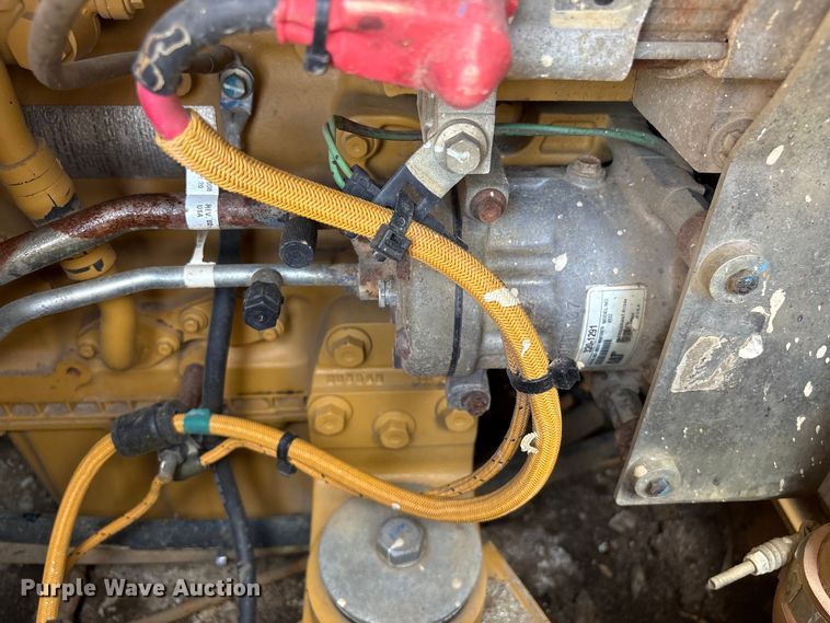 image for item EF1165 2021 Caterpillar 963 track loader