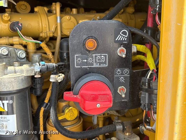 image for item EF1165 2021 Caterpillar 963 track loader