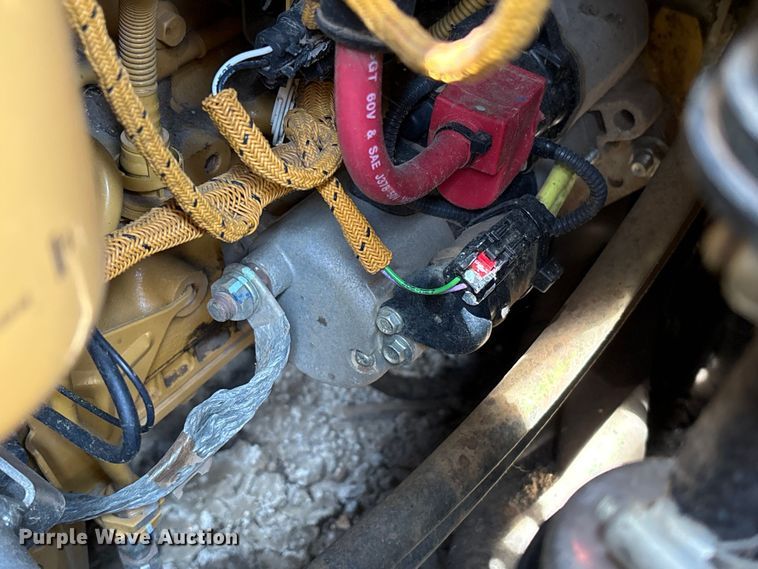image for item EF1165 2021 Caterpillar 963 track loader