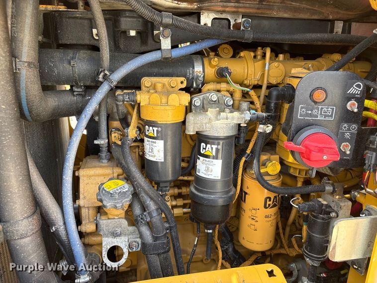 image for item EF1165 2021 Caterpillar 963 track loader