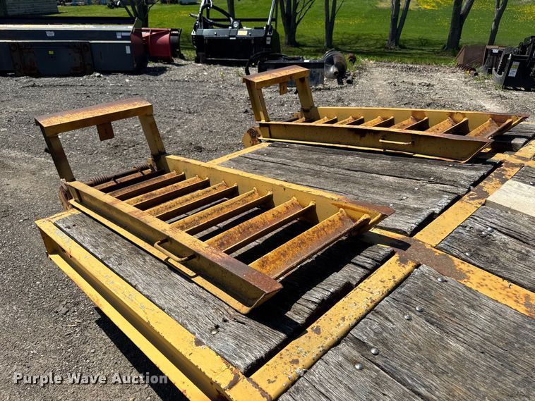image for item EF2465 1995 Dynaweld equipment trailer