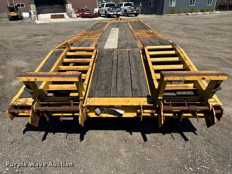 image for item EF2465 1995 Dynaweld equipment trailer