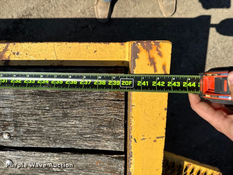 image for item EF2465 1995 Dynaweld equipment trailer