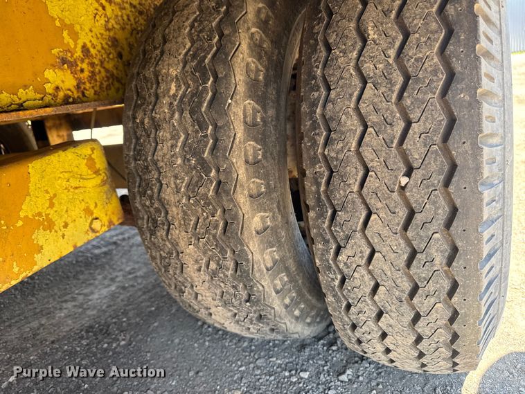 image for item EF2465 1995 Dynaweld equipment trailer