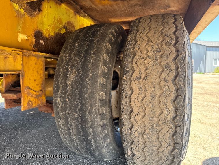 image for item EF2465 1995 Dynaweld equipment trailer