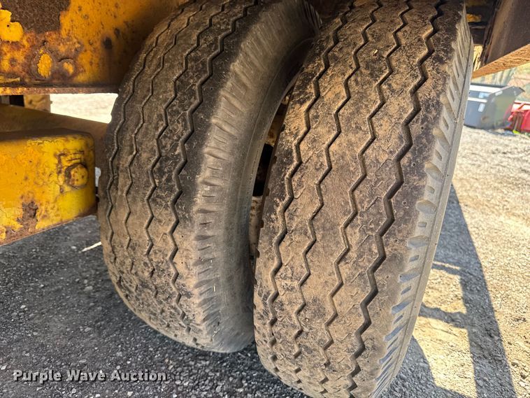 image for item EF2465 1995 Dynaweld equipment trailer