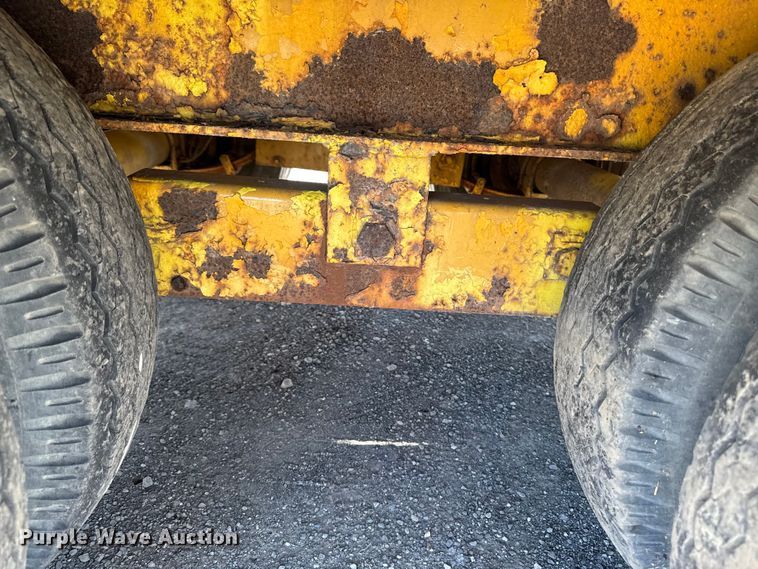image for item EF2465 1995 Dynaweld equipment trailer
