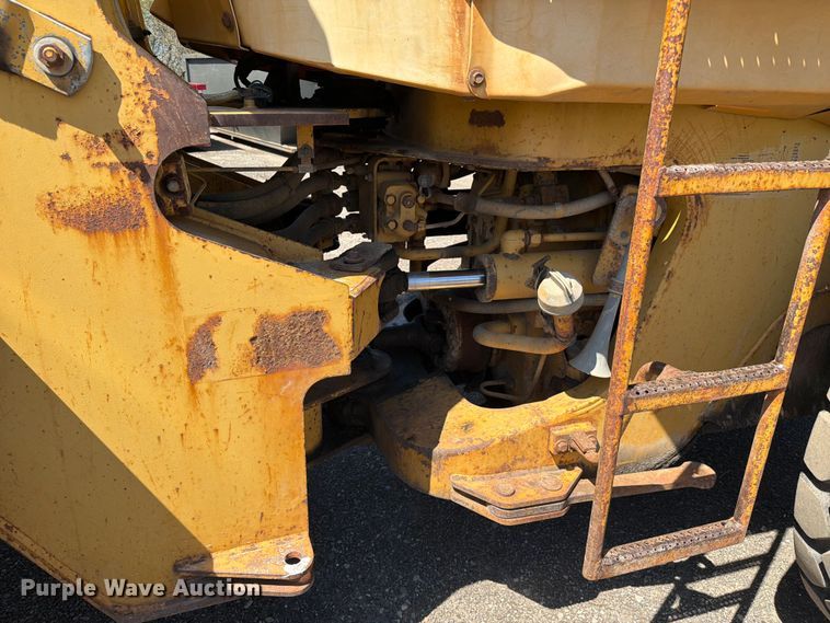 image for item EF2466 1993 Caterpillar 936F wheel loader