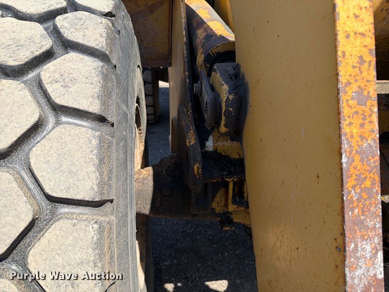 image for item EF2466 1993 Caterpillar 936F wheel loader