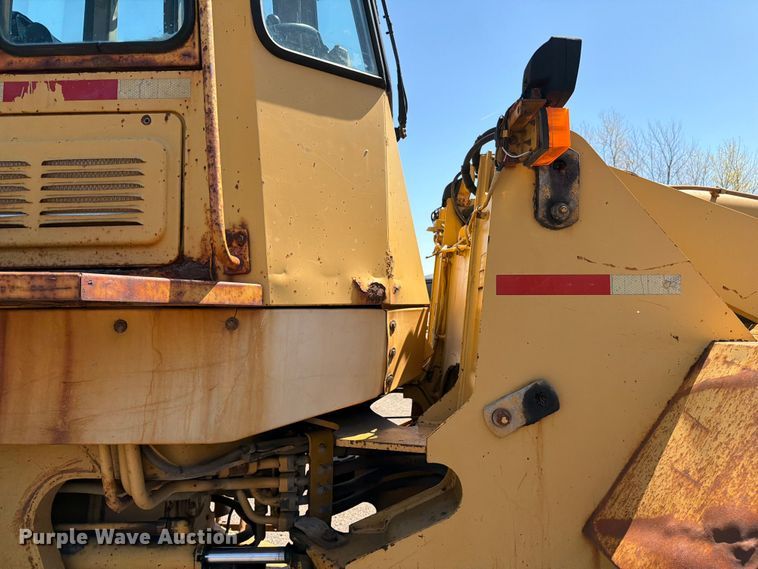image for item EF2466 1993 Caterpillar 936F wheel loader