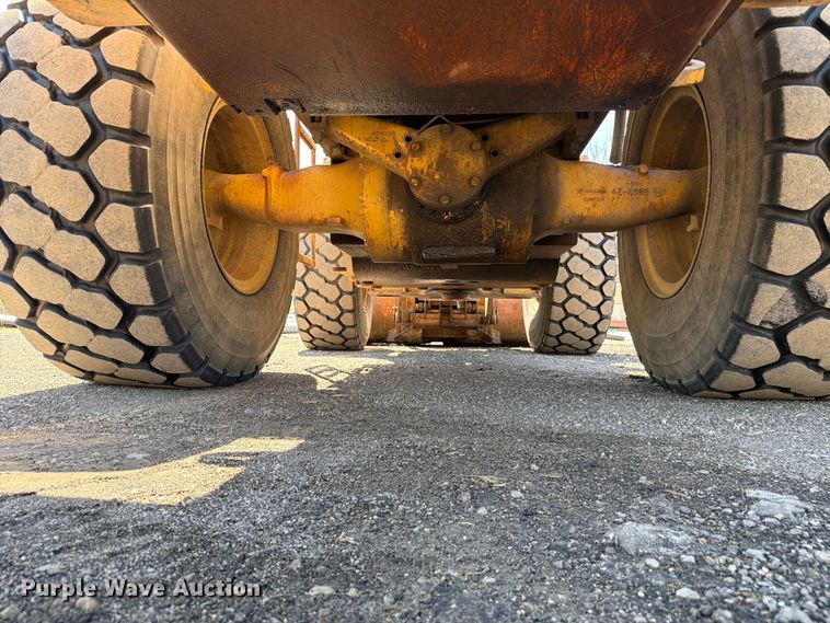 image for item EF2466 1993 Caterpillar 936F wheel loader