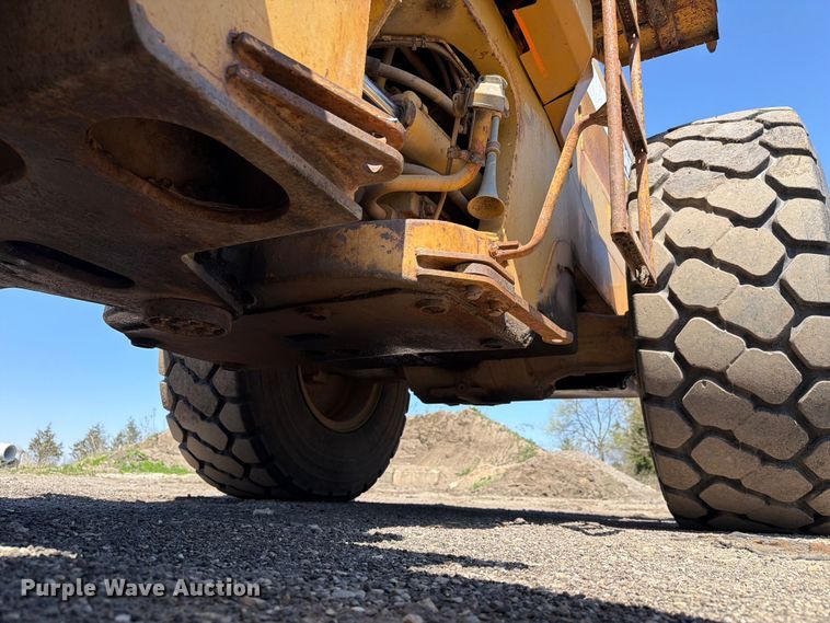 image for item EF2466 1993 Caterpillar 936F wheel loader