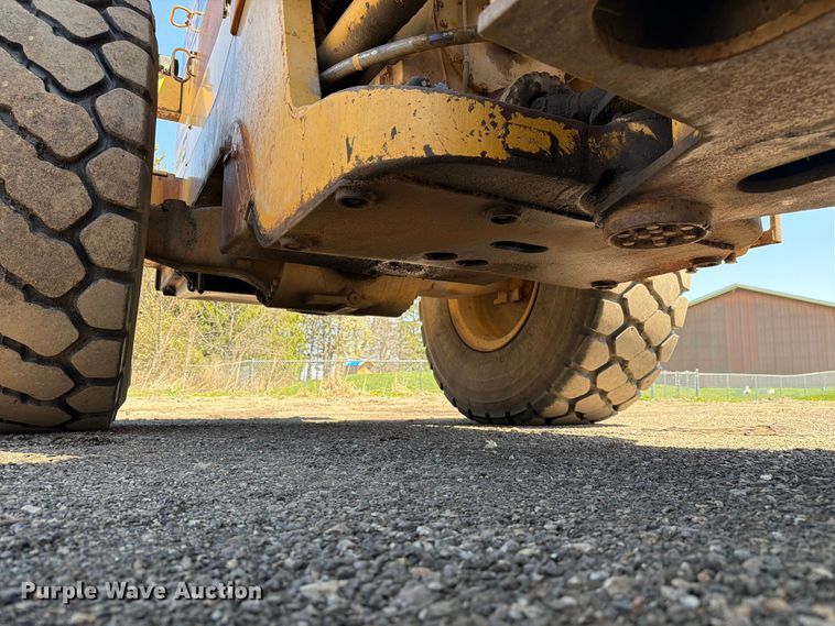 image for item EF2466 1993 Caterpillar 936F wheel loader