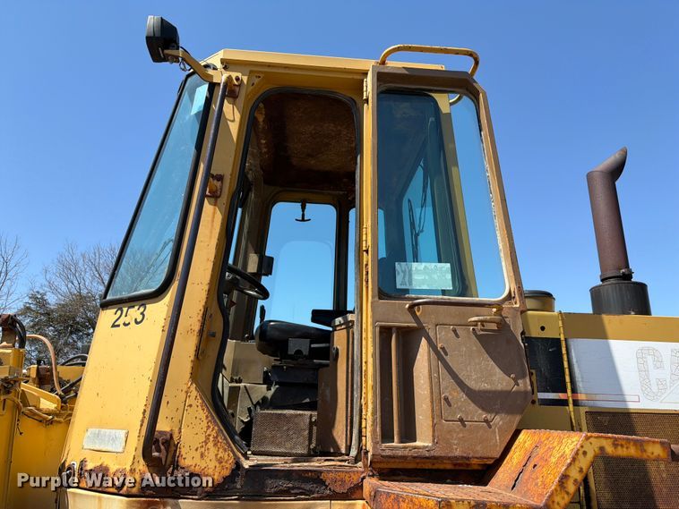 image for item EF2466 1993 Caterpillar 936F wheel loader