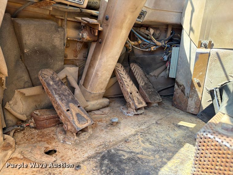 image for item EF2466 1993 Caterpillar 936F wheel loader