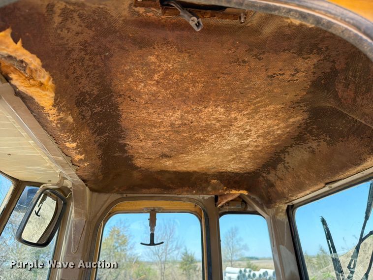 image for item EF2466 1993 Caterpillar 936F wheel loader